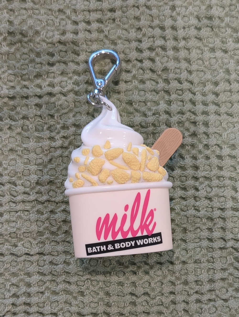 Milk Bar Pocket Back Holder